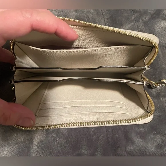 EUC Michael Kors Studded Wristlet - Picture 7 of 7